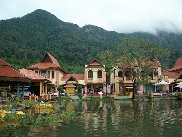 langkawi-waterfall-malaysia-7.jpg