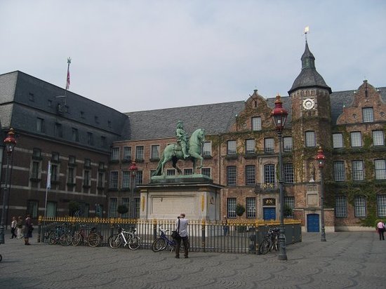 old-town-dusseldorf.jpg