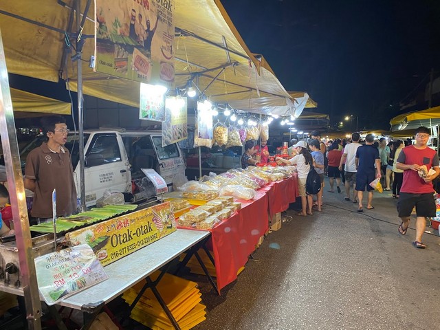 Best 4 Things in Taman Connaught Night Market Kuala Lumpur - urtrips