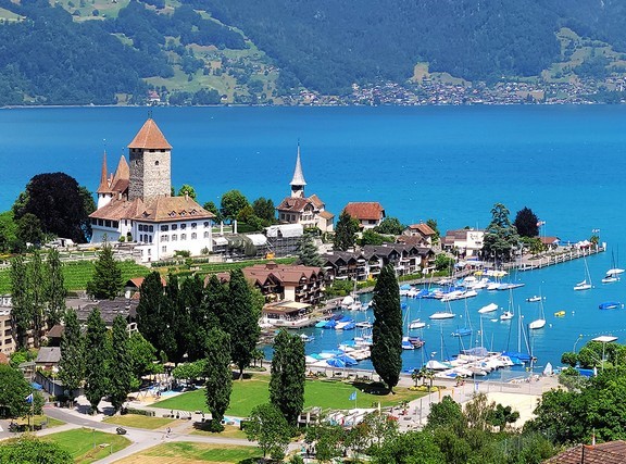 Best 6 Things to See in Spiez Castle Interlaken