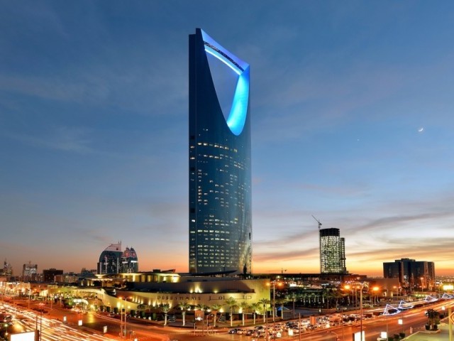 Best 6 things to see in Kingdom Tower Riyadh