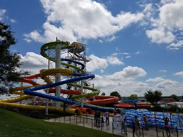 Top 4 fun things in Carolina Harbor Water Park Charlotte