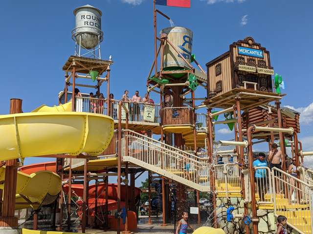 Top 4 fun things in Rock'N River Water Park Austin