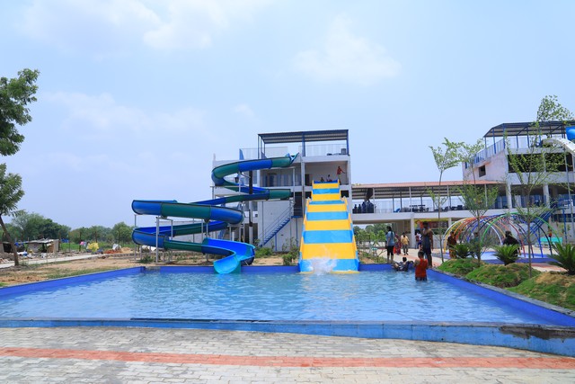 Top 4 fun things to do in 7s Water Park Ahmedabad