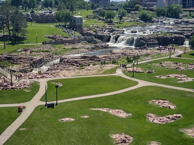 Top 5 things to do at Falls Park Sioux Falls