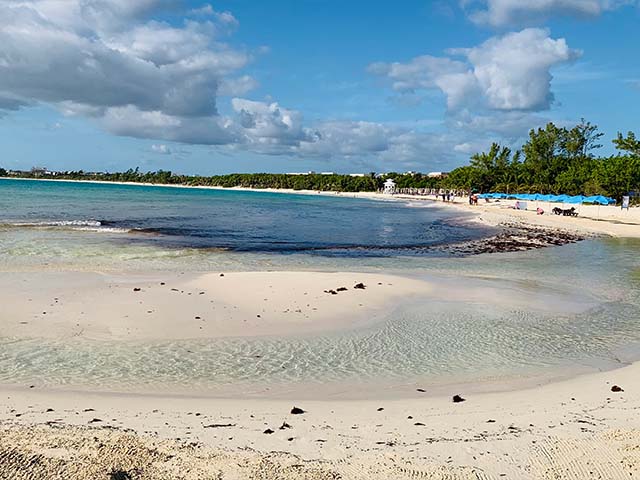 swimmable beaches in playa del carmen