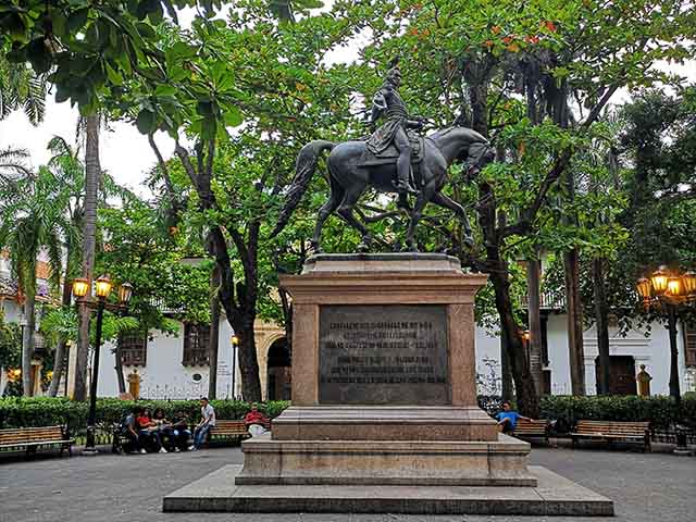 Top 4 Things to Do in Plaza de Bolivar Cartagena